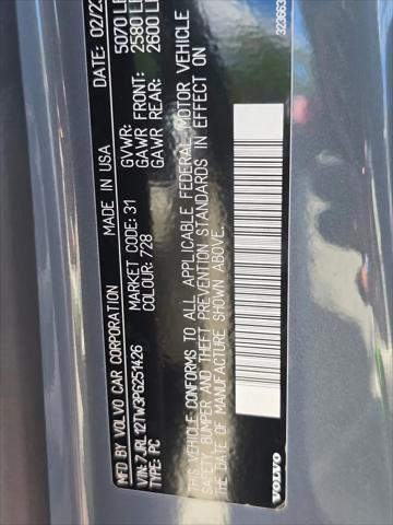 2023 Volvo S60 B5 Plus Dark Theme