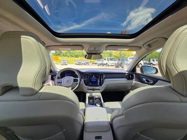 2023 Volvo S60 B5 Plus Dark Theme