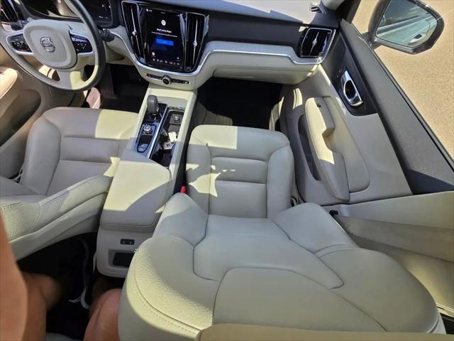 2023 Volvo S60 B5 Plus Dark Theme