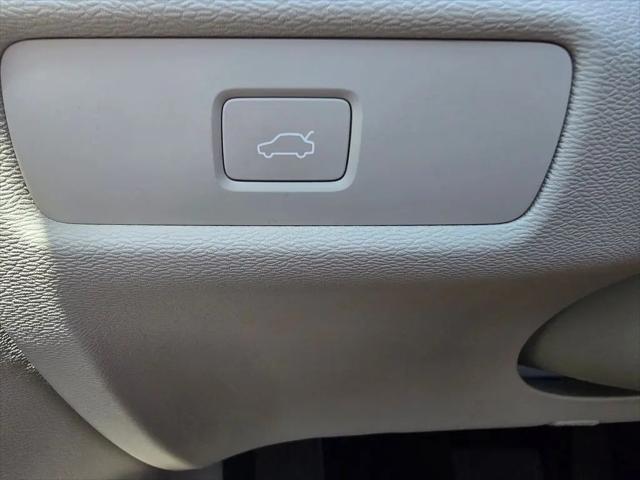 2023 Volvo S60 B5 Plus Dark Theme