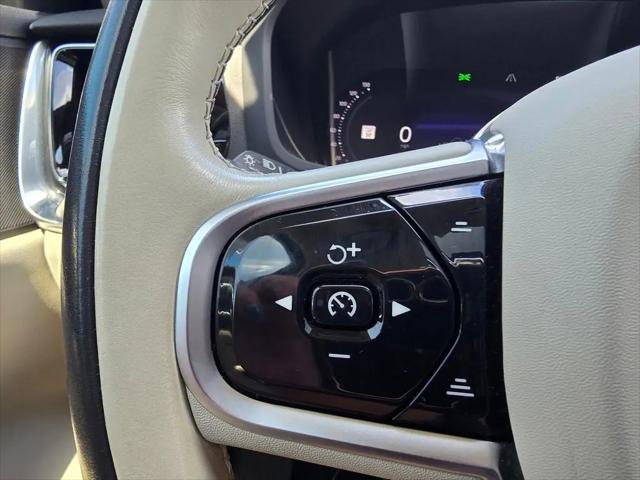 2023 Volvo S60 B5 Plus Dark Theme