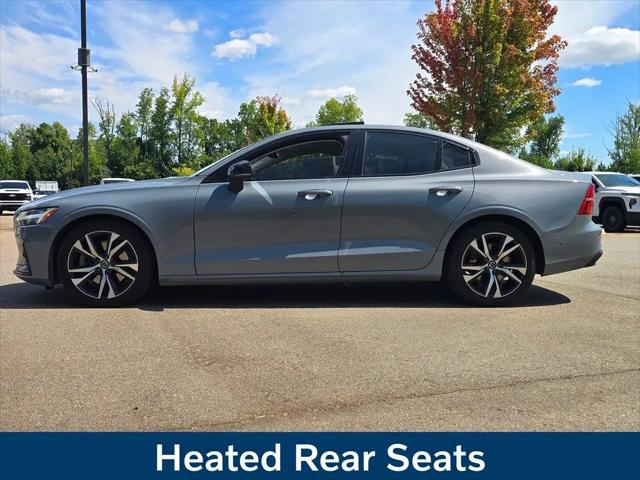 2023 Volvo S60 B5 Plus Dark Theme