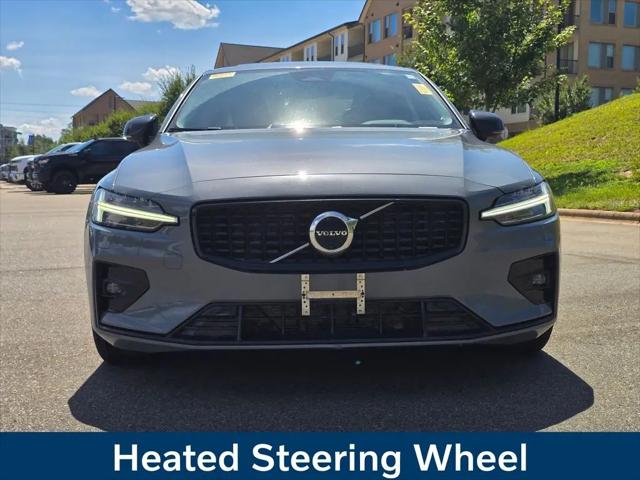 2023 Volvo S60 B5 Plus Dark Theme