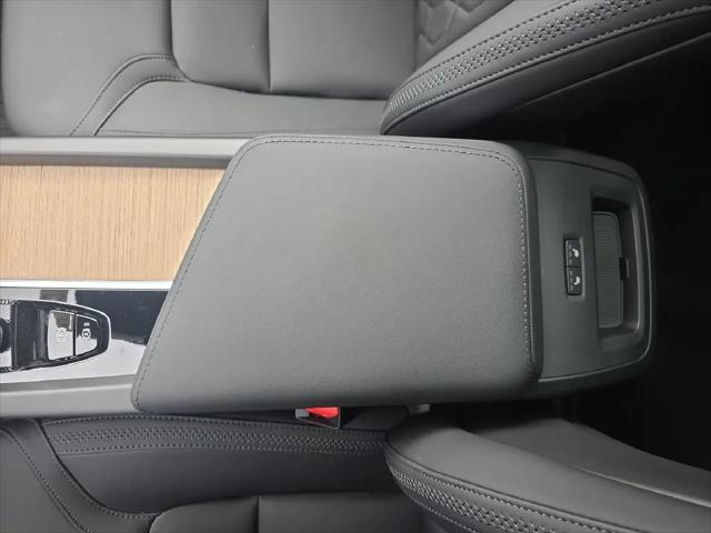 2027 Volvo XC60 Plus
