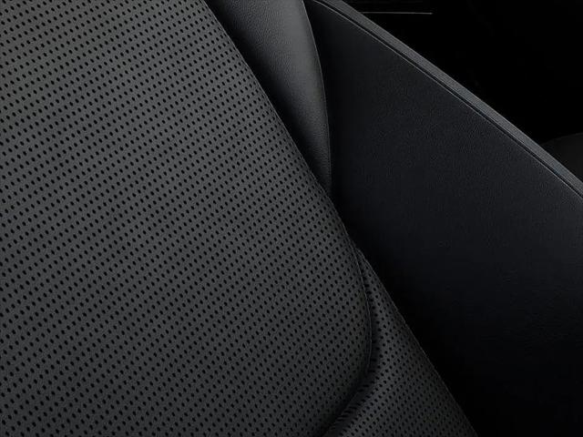 2027 Genesis GV70 2.5T Select