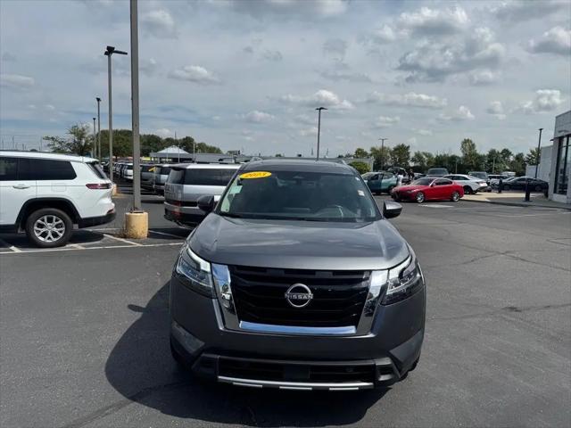 2023 Nissan Pathfinder SL 4WD