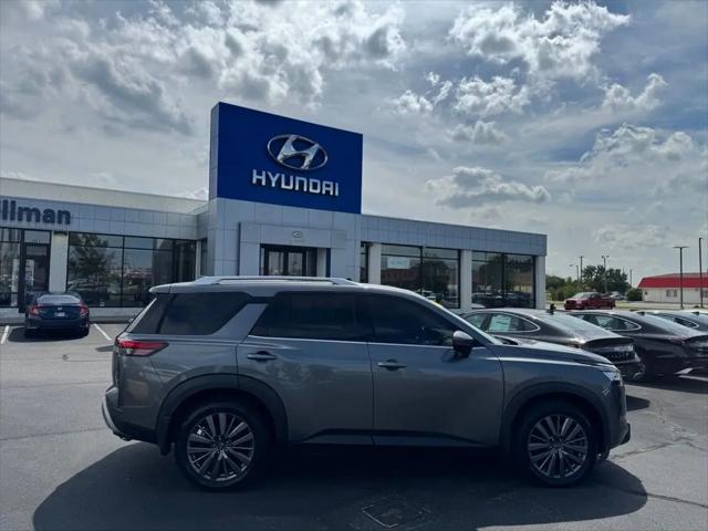 2023 Nissan Pathfinder SL 4WD