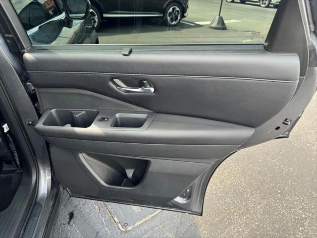 2023 Nissan Pathfinder SL 4WD