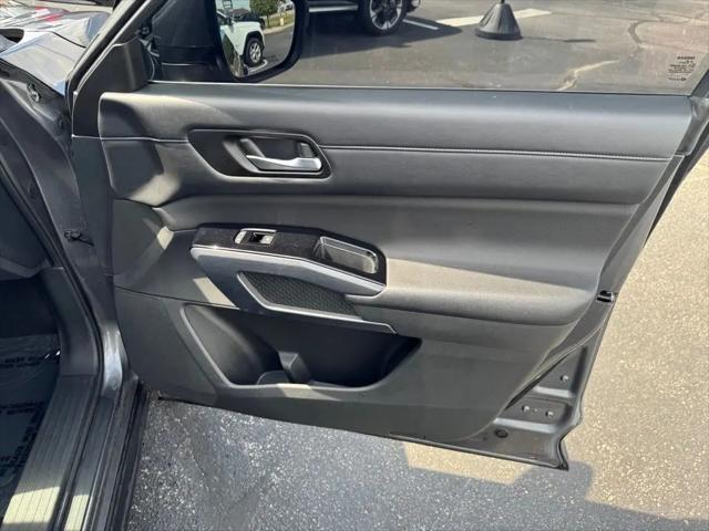 2023 Nissan Pathfinder SL 4WD