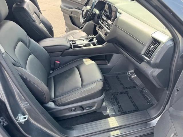 2023 Nissan Pathfinder SL 4WD