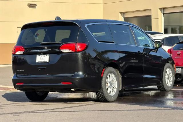 2023 Chrysler Voyager LX