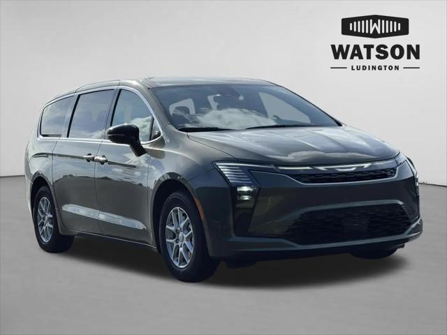 2027 Chrysler Pacifica Select for sale in Ludington, MI