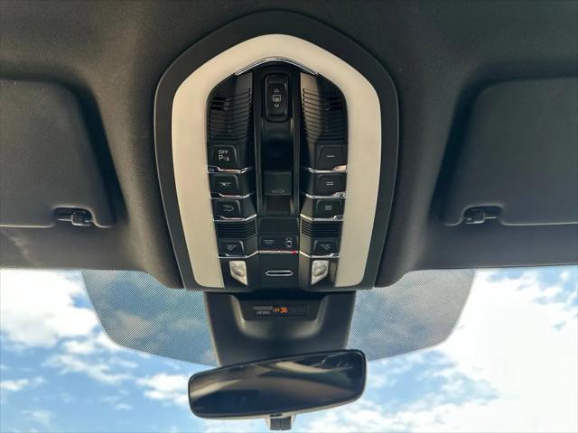 2020 Porsche Macan Macan