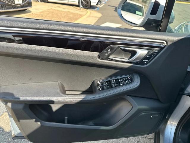 2020 Porsche Macan Macan