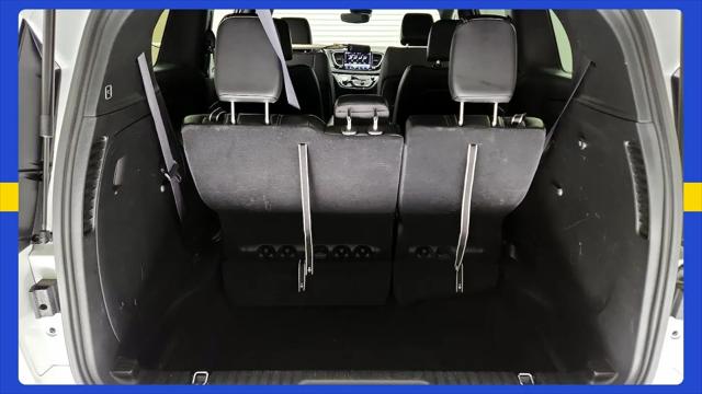 2025 Chrysler Voyager LX