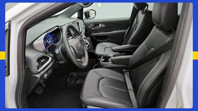 2025 Chrysler Voyager LX