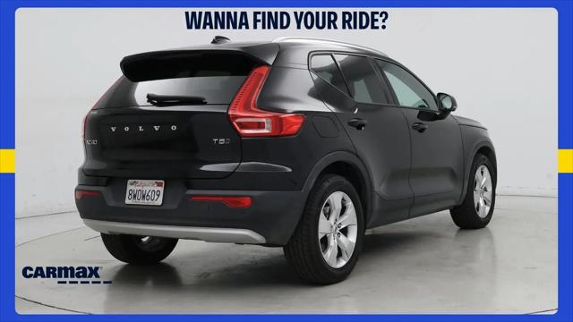 2021 Volvo XC40 T5 Momentum