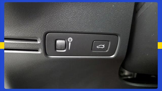 2021 Volvo XC40 T5 Momentum