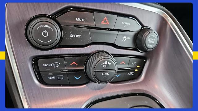 2017 Dodge Challenger SXT