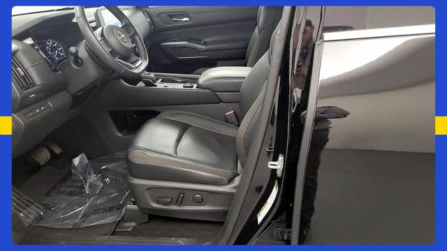 2023 Nissan Pathfinder SL 4WD