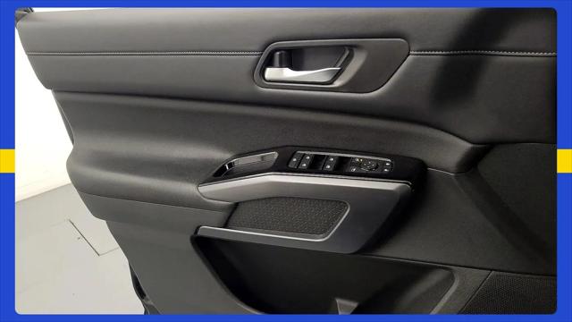 2023 Nissan Pathfinder SL 4WD