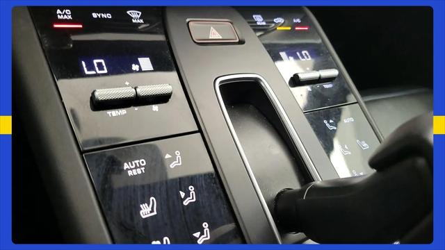 2023 Porsche Macan Macan