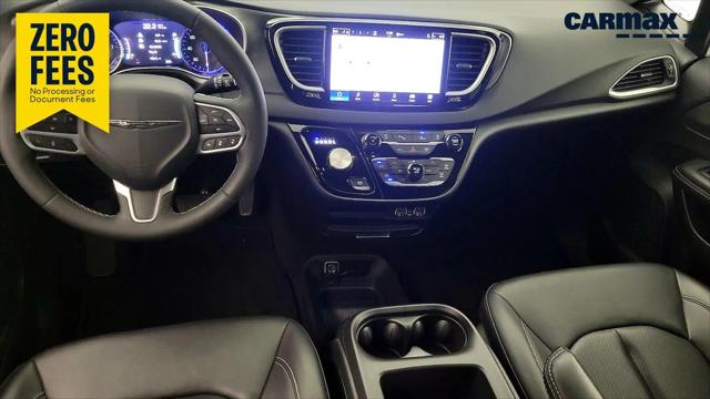 2025 Chrysler Pacifica Select for sale in Merriam, KS