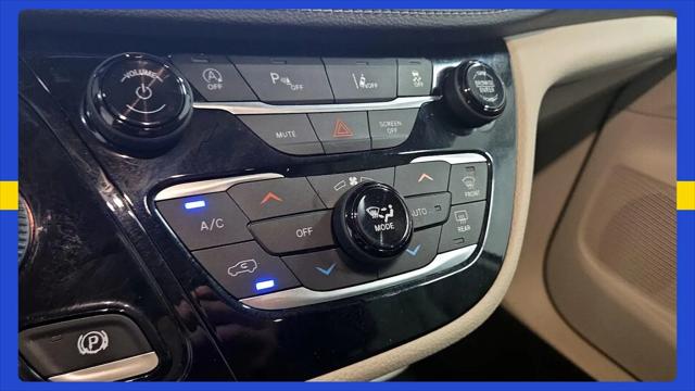 2022 Chrysler Pacifica Touring L