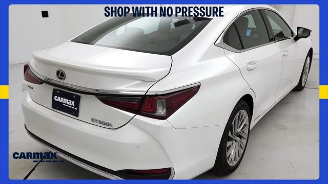 2020 Lexus ES 300h Luxury