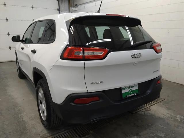 2016 Jeep Cherokee Sport