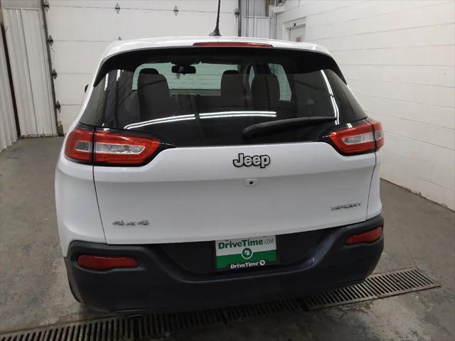 2016 Jeep Cherokee Sport