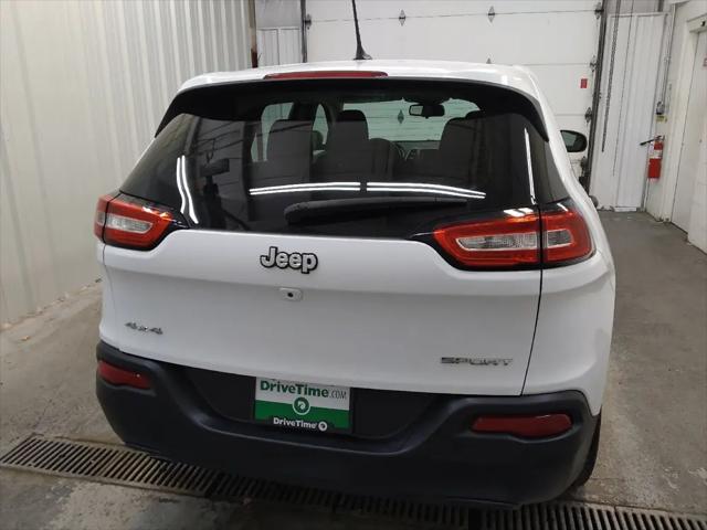 2016 Jeep Cherokee Sport