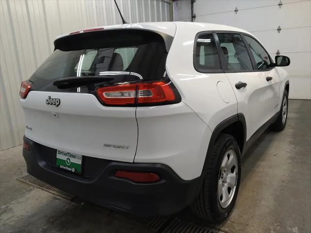 2016 Jeep Cherokee Sport