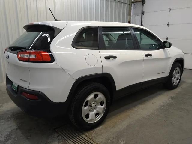 2016 Jeep Cherokee Sport