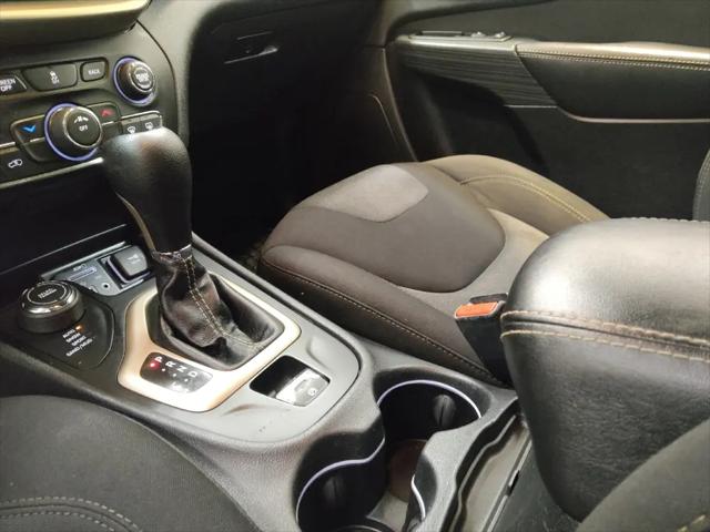2016 Jeep Cherokee Sport