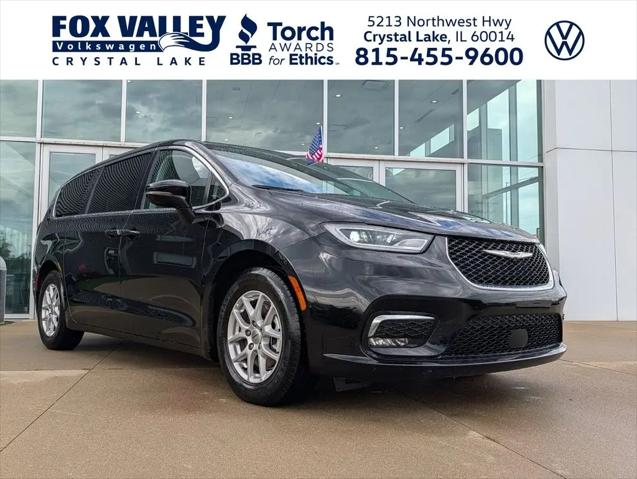 2024 Chrysler Pacifica Touring L for sale in Crystal Lake, IL