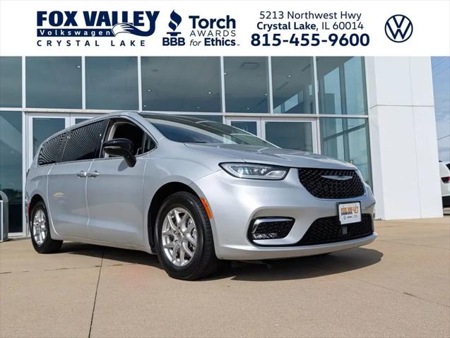 2024 Chrysler Pacifica Touring L for sale in Crystal Lake, IL