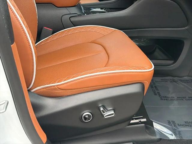 2024 Chrysler Pacifica Pinnacle AWD