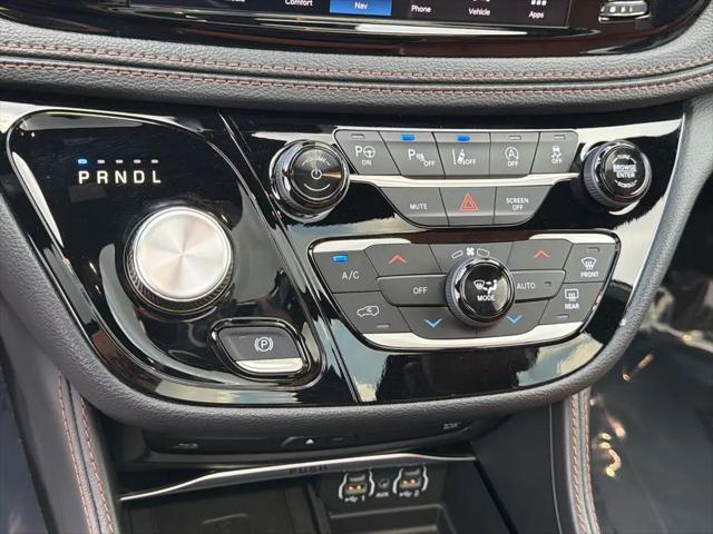 2024 Chrysler Pacifica Pinnacle AWD