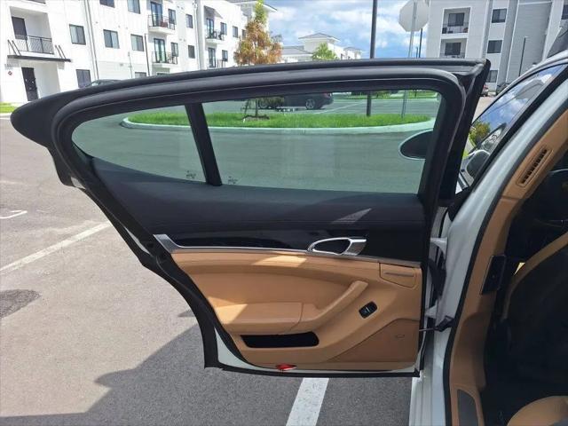 2016 Porsche Panamera Panamera