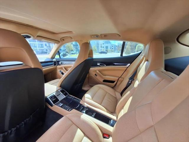 2016 Porsche Panamera Panamera