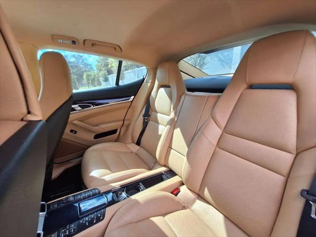 2016 Porsche Panamera Panamera