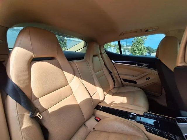 2016 Porsche Panamera Panamera