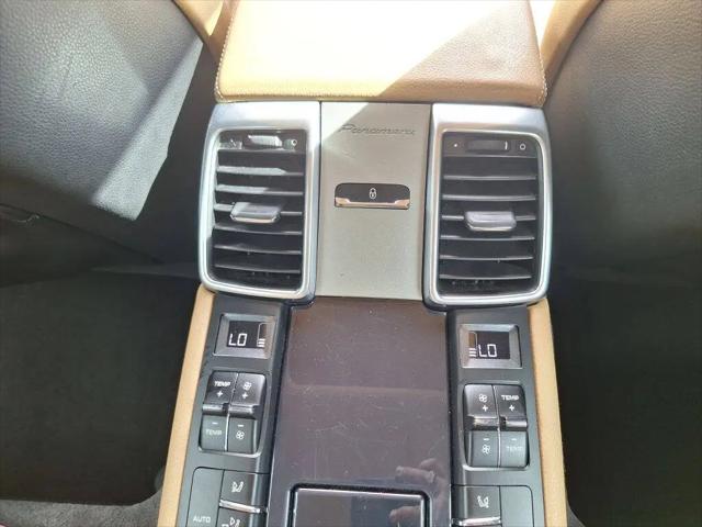2016 Porsche Panamera Panamera