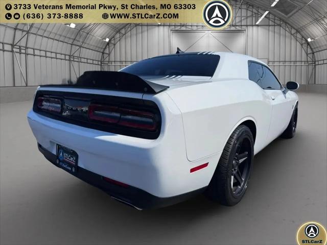 2016 Dodge Challenger 392 Hemi Scat Pack Shaker