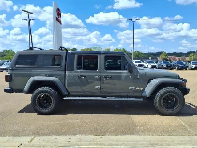 2022 Jeep Gladiator Overland