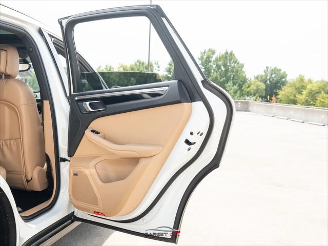 2018 Porsche Macan Macan