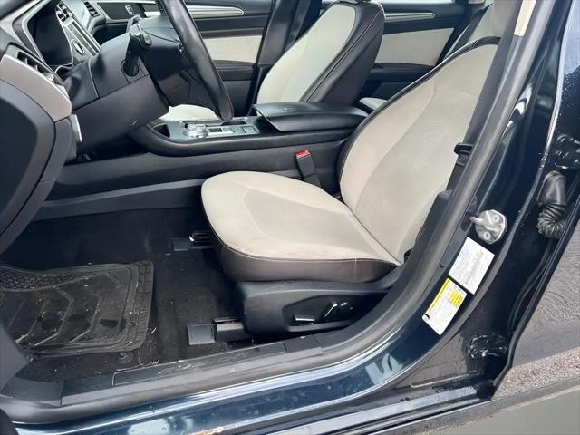 2020 Ford Fusion SE