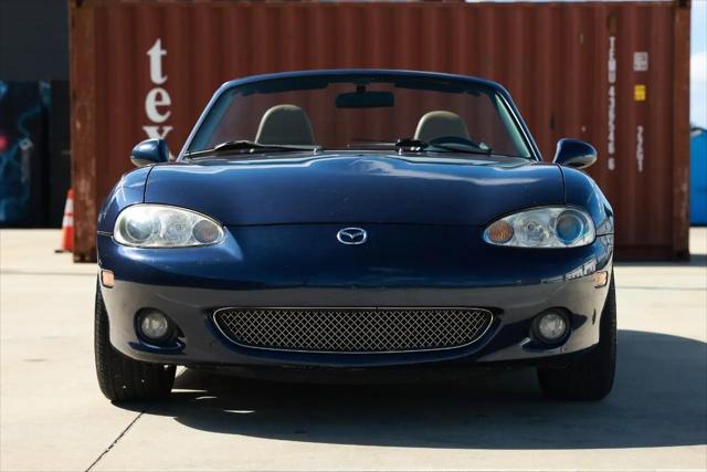 2002 Mazda MX-5 Cloth