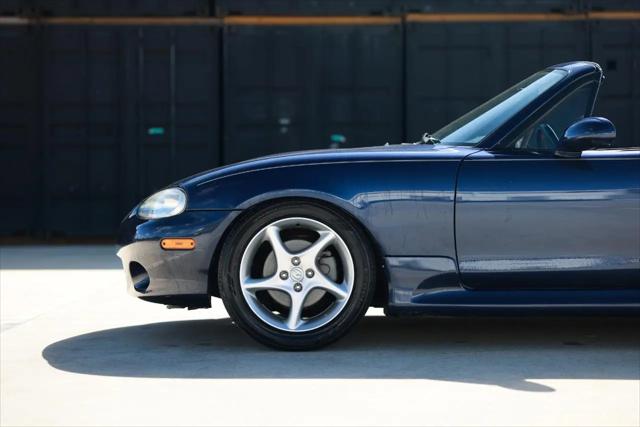 2002 Mazda MX-5 Cloth
